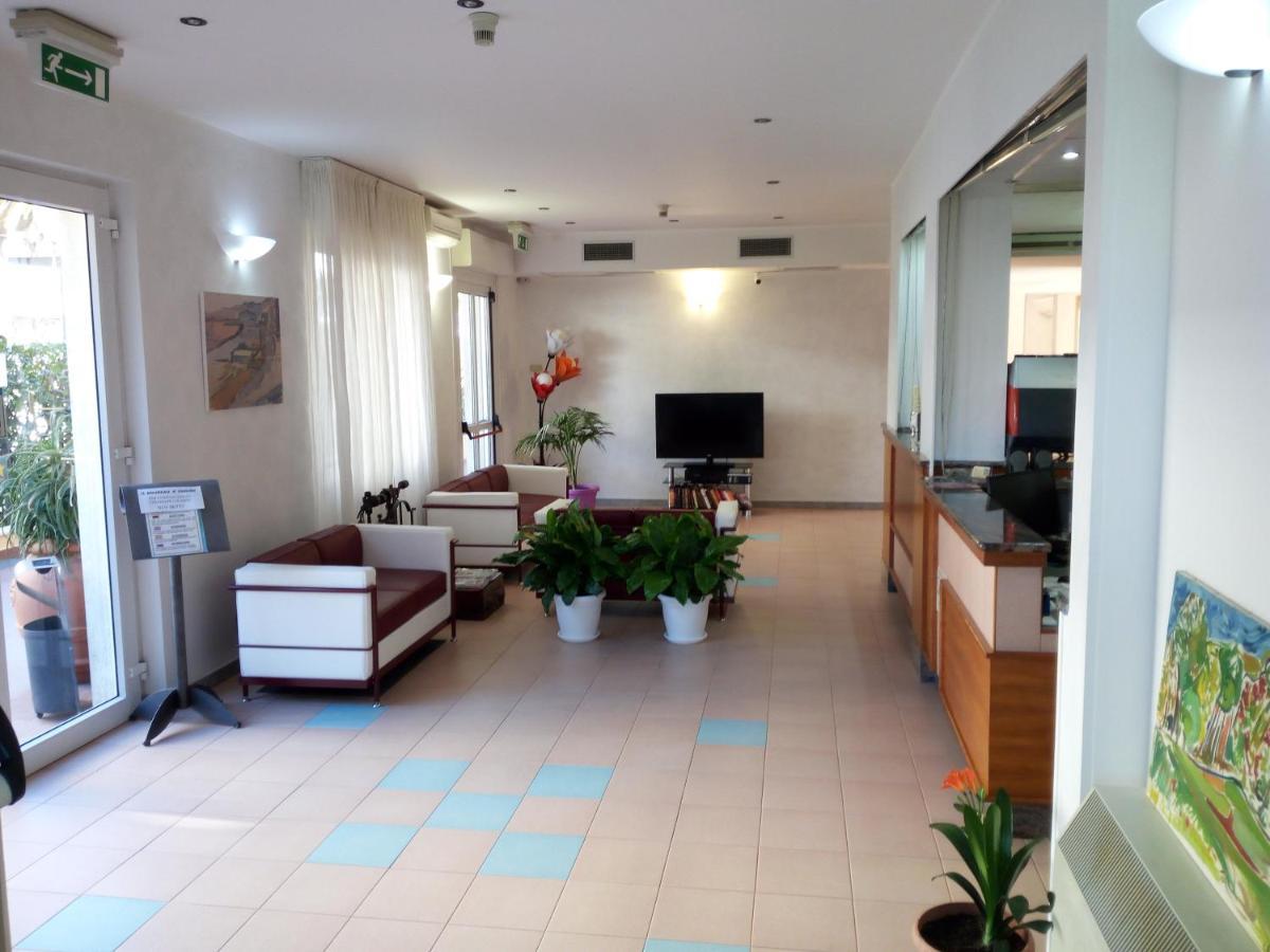 Hotel San Nazario วาราซเซ ภายนอก รูปภาพ