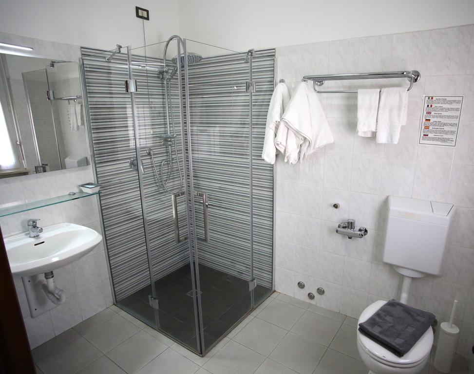 Hotel San Nazario วาราซเซ ภายนอก รูปภาพ