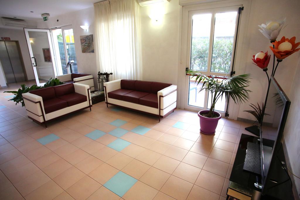 Hotel San Nazario วาราซเซ ภายนอก รูปภาพ