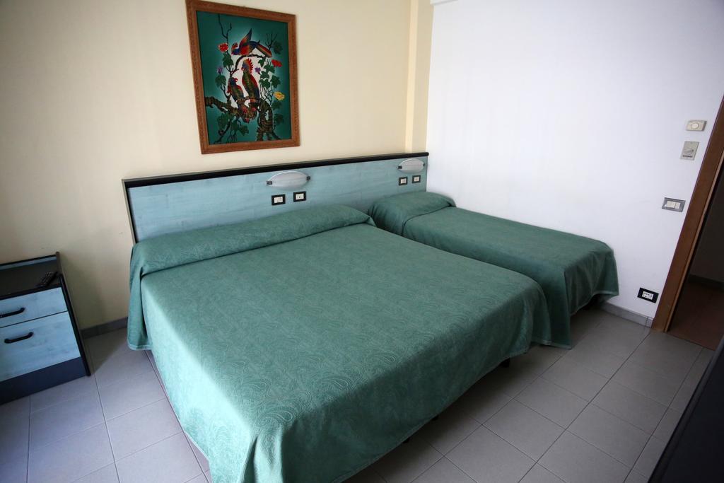 Hotel San Nazario วาราซเซ ภายนอก รูปภาพ