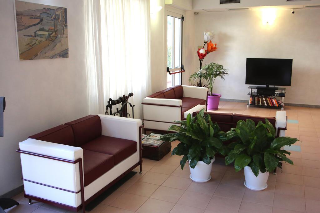 Hotel San Nazario วาราซเซ ภายนอก รูปภาพ