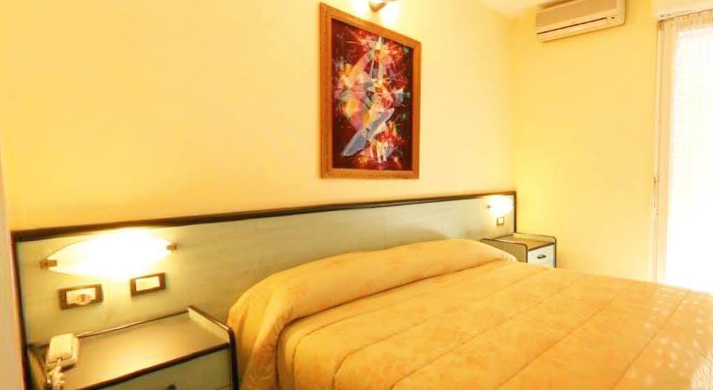 Hotel San Nazario วาราซเซ ภายนอก รูปภาพ