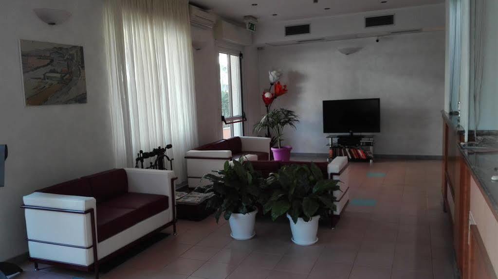 Hotel San Nazario วาราซเซ ภายนอก รูปภาพ